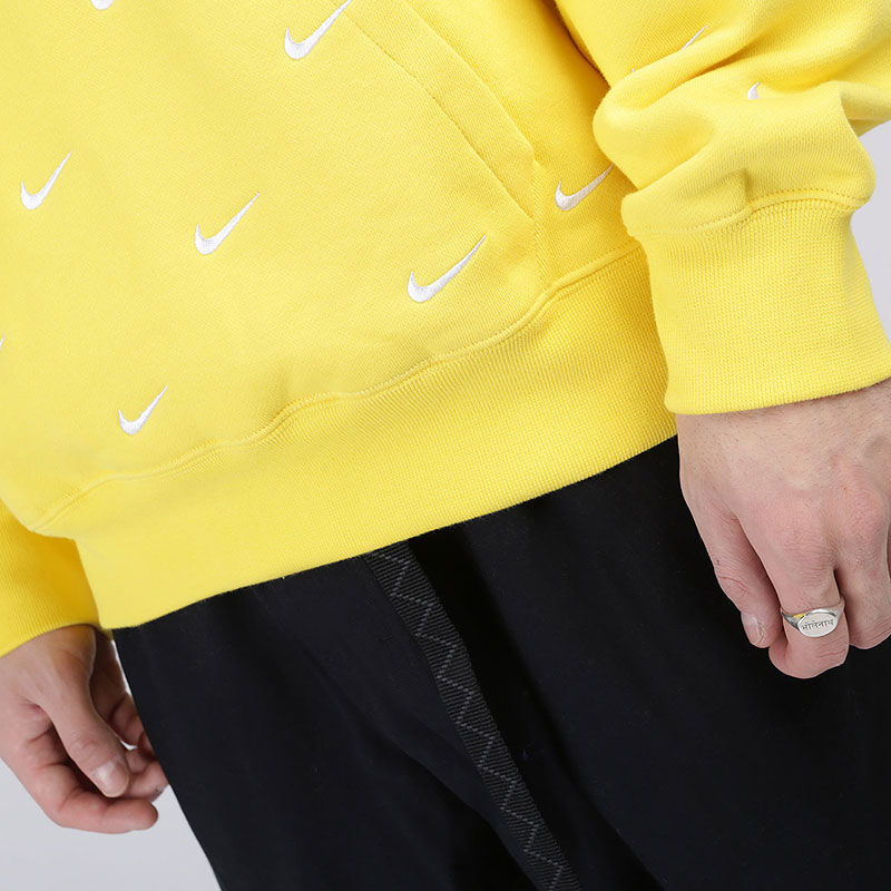 мужская желтая толстовка Nike Swoosh Logo Hoodie CJ8907-703 - цена, описание, фото 3